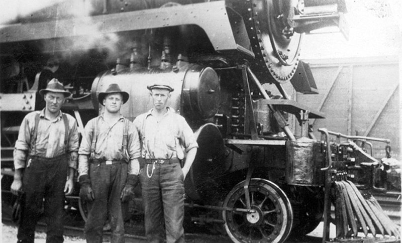 CanadaKjolsd1.jpg - Folk fra Nordfjord p jernbanearbeid i Canada.  Hvem er de ?  - People from Nordfjord at work on the Canadian Pacific Railway.